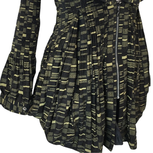 Lindi Black and Gold Yellow Pleated Geometric Peplum Jacket Coat size Small - Picture 6 of 16